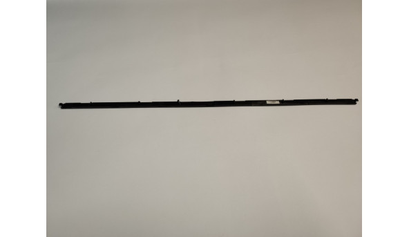 Накладка на середню панель, для ноутбука Toshiba Satellite L670-11M, 17.3 Б/В. Є зламане одне кріплення. - 319248
