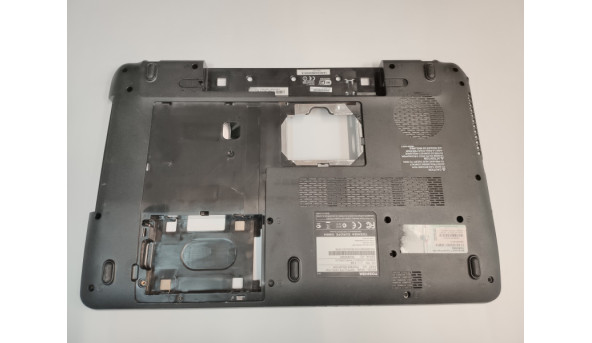 Нижня частина корпуса для ноутбука Toshiba Satellite L670-11M, 17.3, AP0CK000900, Б\В. В хорошому стані, без пошкоджень.
