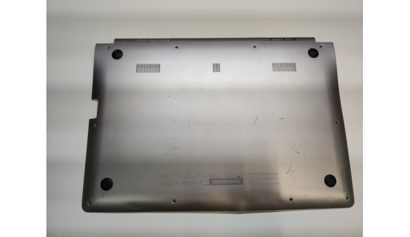 Нижня частина корпуса для ноутбука Samsung NP900X3D, 13.3", BA61-01692, Б/В. В хорошому стані, без пошкоджень.