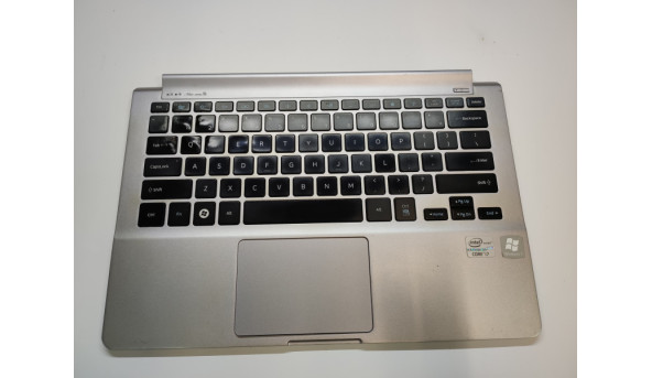 Середня чаcтина корпуса для ноутбука Samsung NP900X3D, 13.3", BA61-01803US, Б/В. В хорошому стані, без пошкоджень. Продається разом з не робочою клавіатурою. Клавіатура має деформацію.