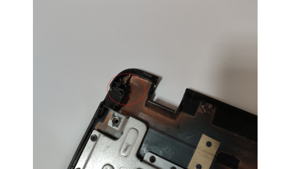 Середня чаcтина корпуса для ноутбука Packard Bell Easynote TE11H C-B822G, Q5WTC, 15.6", AP0PI000300, Б/В. Зламані верхні кріплення (фото), та є потерта лицьова частина. - 319381