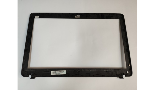 Рамка матриці для ноутбука Acer Aspire E1-571, 15.6", AP0PI000830, Б/В. В хорошому стані, зламане одне кріплення (фото), та є потертості.