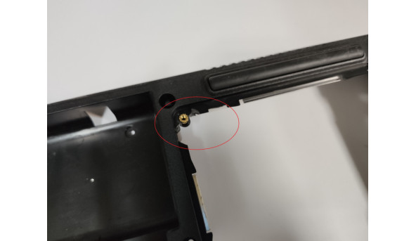 Нижня частина корпуса для ноутбука Acer Aspire 7736G, MS2279, 17.3", SGM604FX1200, Б/В. В хорошому стані, є пошкодження в районі кріплення сервісної кришки (фото).