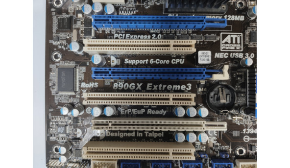 Материнська плата ASRock 890GX Extreme3 ( sAM3/AM3+, AMD 890GX, 3xPCI-E 16x), стартує, чорний екран.