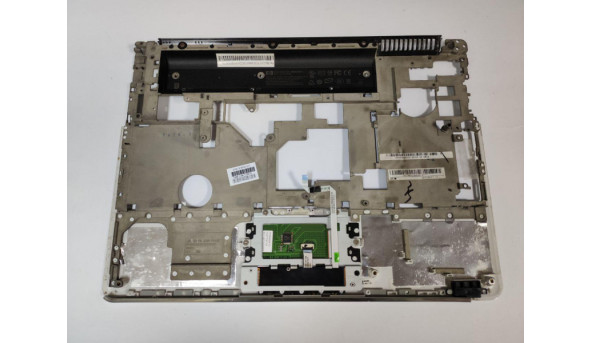 Середня чаcтина корпуса для ноутбука HP Pavilion dv4, dv4-2145dx, 14.1", AP03V003O00, 518783-001, Б/В. Є тріщина біля тачпаду та зламана сіра панель.
