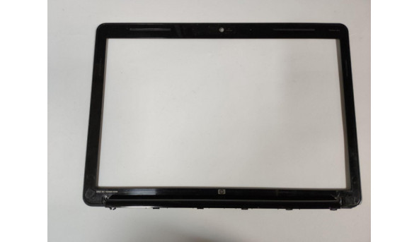 Рамка матриці для ноутбука HP Pavilion dv4, dv4-2145dx, 14.1", AP03V004500, Б/В. Зламане одне кріплення та кут (фото). Декілька замочків мають тріщини.
