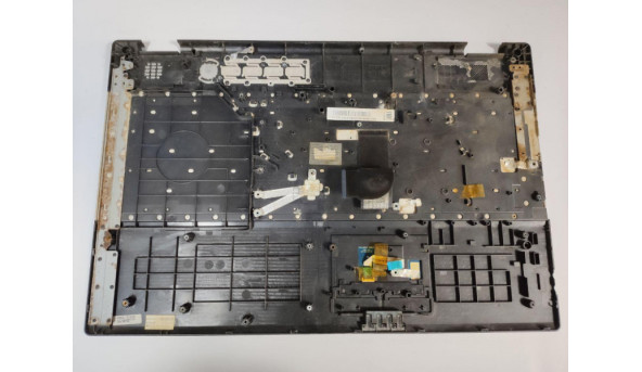 Середня частина корпуса для ноутбука Samsung RF710, RF711, 17.3", BA81-10985A, CNBA5902848, Б/В. Продається з не робочою клавіатурою, єзламані кріплення та замочки. Корпус був залитий, присутні сліди корозії