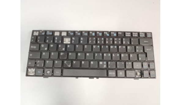 Клавіатура для ноутбука  Asus EEE PC 1000He, 9J.N1N82.60G, 550103c00-035-g, Б/В. Відсутні клавіші (фото). Присутня незначна деформація.  Протестована, робоча клавіатура.