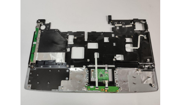 Середня частина корпуса для ноутбука Acer Aspire 8920G, 8920, 18.4", 6070B0263201, 6051B0288801-2, Б/В. В хорошому стані. Є нещначне пошкодження (фото). - 319919