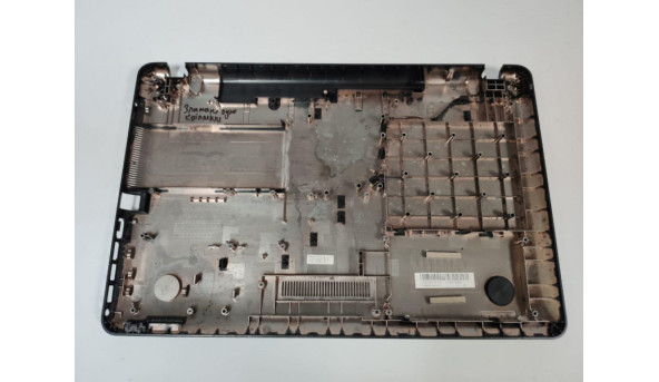 Нижня частина корпуса для ноутбука ASUS VivoBook X541N, 15.6", 11781196-00, 13nb0cg1ap1411, Б/В. Є зламане одне кріплення (фото).