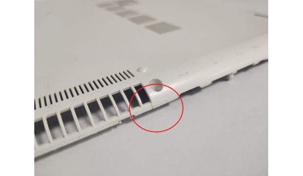 Нижня частина корпуса для ноутбука Toshiba Satellite L50D-C-16Z, 15.6", A000391690, EABLQ01104A, Б/В. В хорошому стані. Має незначну тріщину на решітці (фото). - 320016