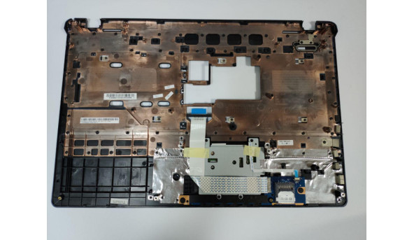 Середня частина корпуса для ноутбука ASUS K95V, 18.4", AP0NF000300, 13GN8410P030-1, Б/В. Є пошкодження (фото).