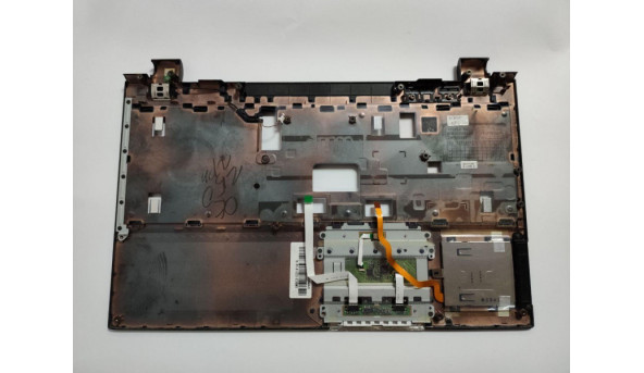 Середня частина корпуса для ноутбука Toshiba Tecra R850, 15.6", gm903103141a-a, gm9030841, б/в. Є потертості, одне кріплення має маленьку тріщинку