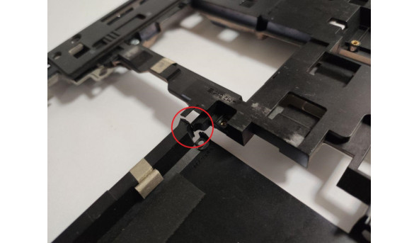 Нижня частина корпуса для ноутбука HP ProBook 650 G1, 655 G1, 15.6", 6070B0686301, 738692-001, б/в. Кріплення цілі, є пошкодження (фото), на роботу не впливає