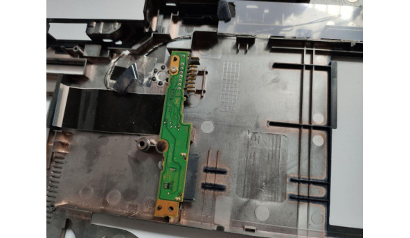 Нижня частина корпуса для ноутбука Fujitsu Lifebook E754, 15.6", б/в. Кірплення всі цілі, продається з додатковою платою та CD/DVD перехідником (фото) - 320227