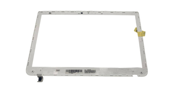 Рамка матриці для ноутбука Toshiba Satellite L50D-b 15.6" A000291040 EABLI00202A Б/У - 325901