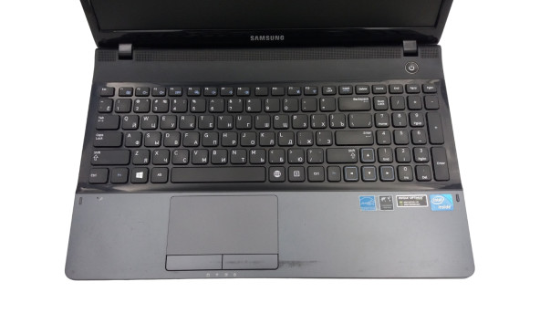 Ноутбук Samsung NP300 Intel Pentium B820 8 GB RAM 320 GB HDD NVIDIA GeForce GT 620M [15.6"] - ноутбук Б/В - 326427