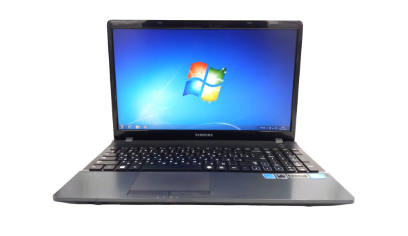 Ноутбук Samsung NP300 Intel Pentium B820 8 GB RAM 320 GB HDD NVIDIA GeForce GT 620M [15.6"] - ноутбук Б/В - 326427