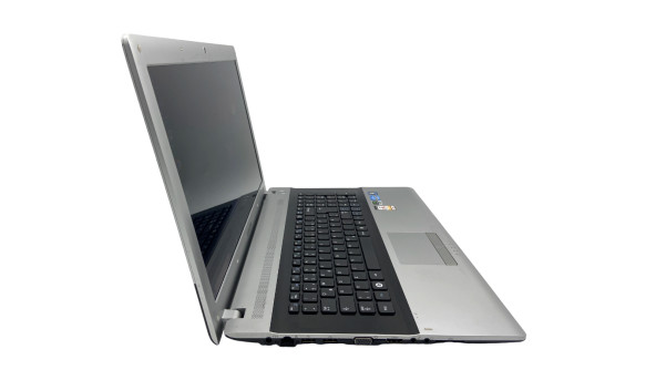 Ноутбук Samsung RV720 Intel Core I5-2410M 8 GB RAM 320 GB HDD [17.3"] - ноутбук Б/В - 326429