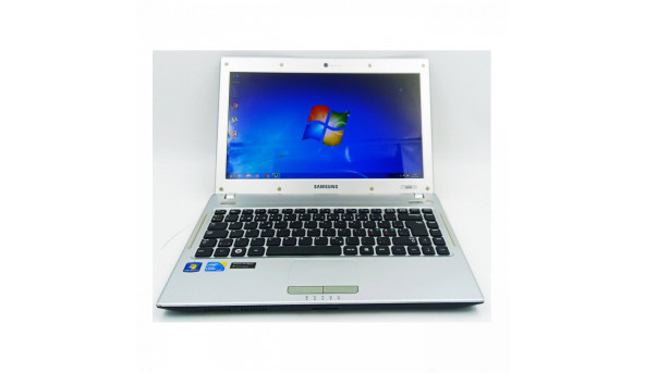 Компактний, зручний Ноутбук Samsung Q330 (NP-Q330-JS01UA), Intel I3 380M, 4gb, 320gb, Nvidia Geforce 310M, 13.3 (1366x768)