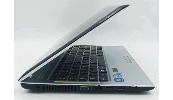 Компактний, зручний Ноутбук Samsung Q330 (NP-Q330-JS01UA), Intel I3 380M, 4gb, 320gb, Nvidia Geforce 310M, 13.3 (1366x768)