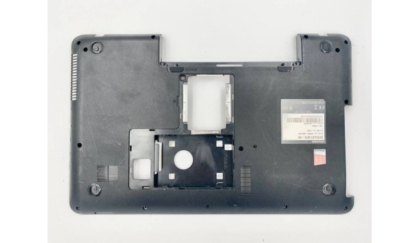 Нижня частина корпусу для ноутбука Toshiba Satellite C870D (13N0-ZXA0302 H000038180) Б/В