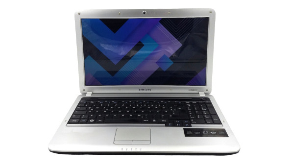 Ноутбук Samsung R530 Intel Core I3-330M 4 GB RAM 320 GB HDD NVIDIA GeForce 310M [15.6"] - ноутбук Б/В - 491421