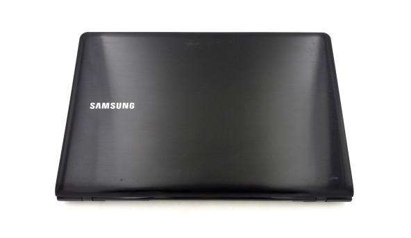 Ноутбук Samsung NP350E Intel Pentium B970 8 GB RAM 500 GB HDD AMD Radeon HD 7670M [17.3"] - ноутбук Б/В