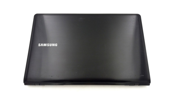Ноутбук Samsung NP350E Intel Pentium B970 8 GB RAM 500 GB HDD AMD Radeon HD 7670M [17.3"] - ноутбук Б/В - 491473