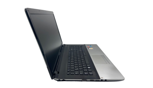 Ноутбук Samsung 305E AMD A4-3305M 4 GB RAM 750 GB HDD [17.3''] - ноутбук Б/У