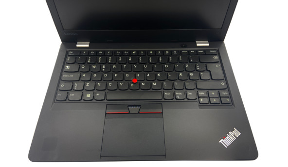 Ноутбук Lenovo 13 2nd Gen Intel Core I5-7300U 8 GB RAM 128 GB SSD M.2 [IPS 13.3" FullHD] - ноутбук Б/В - 493009