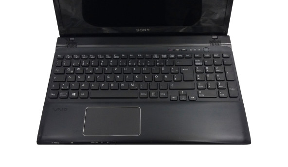 Ноутбук Sony VAIOSVE151C11M Intel Core I5-3230M 8 GB RAM 240 GB SSD AMD Radeon HD 7550M [15.6"] - ноутбук Б/В