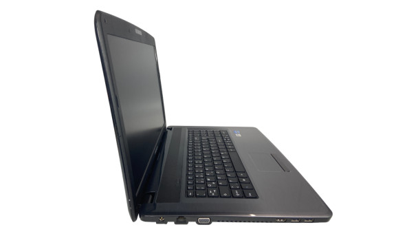 Ноутбук Medion E7222 Intel Core i3-2370M 6 GB RAM 500 GB HDD [17.3"] - ноутбук Б/В - 498809