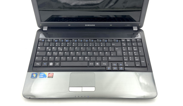 Ноутбук Samsung R530 Intel Core i5-460M 8GB RAM 500GB HDD ATI Mobility Radeon HD 4500 [15.6"] - ноутбук Б/У - 501011