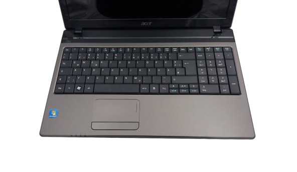 Игровой ноутбук Acer Aspire 5560 AMD A8-3500M 6 GB RAM 120 GB SSD AMD Radeon HD 6650M [15.6"] - ноутбук Б/У