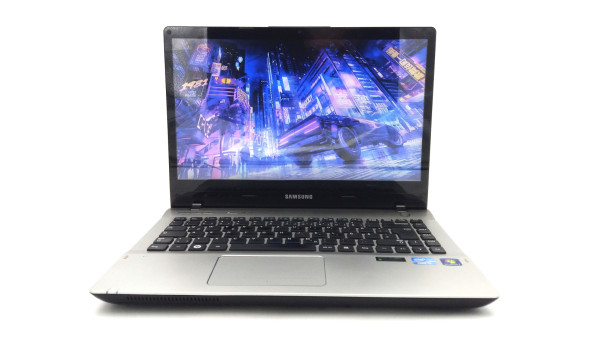 Ігровий ноутбук Samsung QX412 Intel Core I5-2410M 6 GB RAM 250 GB SSD NVIDIA GeForce GT 520M 14" - ноутбук Б/В - 501954