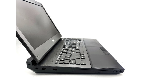 Ігровий ноутбук ASUS ROG G74SX Core I7-2630QM 12 RAM 250 SSD NVIDIA GeForce GTX 560M 17.3"FullHD - ноутбук Б/В