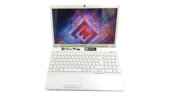 Игровой ноутбук Sony VAIO PCG-71811M Intel Core I3-2350M 8 RAM 240 SSD NVIDIA GeForce 410M [15.6"] - Б/У