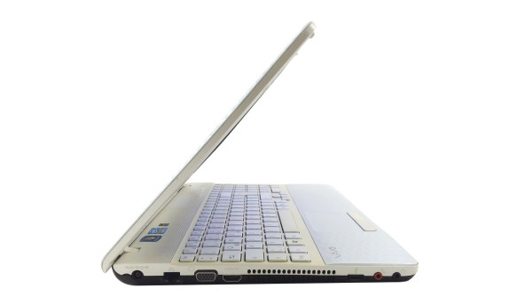 Ноутбук Sony VAIO PCG-71811M Intel Core I3-2330M 6 GB RAM 320 GB HDD [15.6"] - Б/У