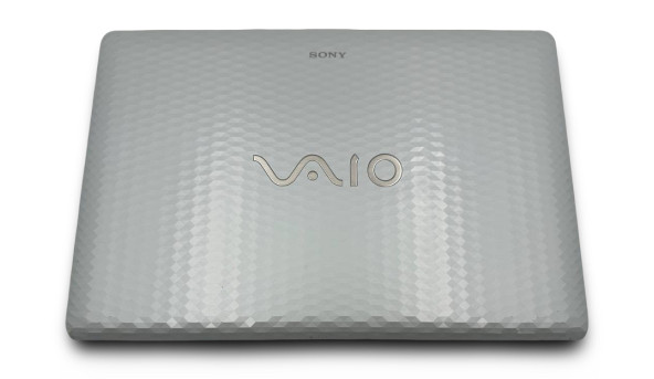Нутбук Sony Vaio PCG-71911m Intel Core i3-2310M 8 GB RAM 500 GB HDD GeForce 410M [15.6"] - Б/У