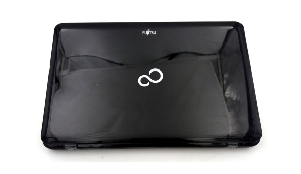 Ноутбук Fujitsu Lifebook AH531 Intel Core I3-2370 6 GB RAM 500 GB HDD [15.6"] - ноутбук Б/В - 502151
