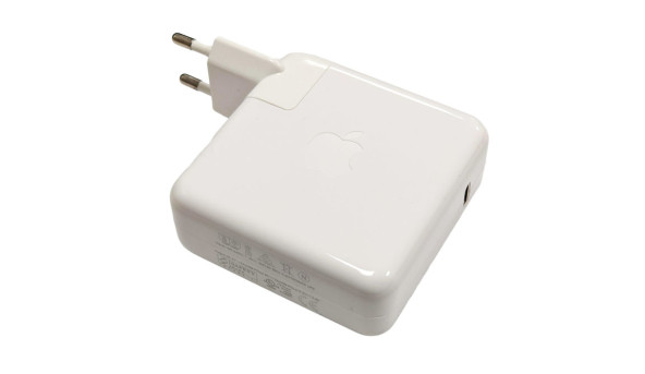 Блок живлення для ноутбука Apple MacBook Pro USB Type-C 61 Вт MNF72 OEM
