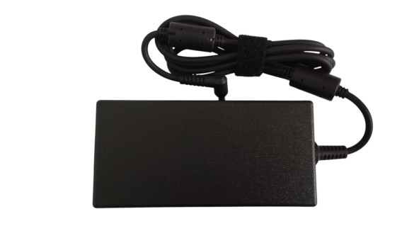 Блок живлення для ноутбука Toshiba 180 Вт 19 В 9.5A 5.5x2.5mm ADP-601XH Orig