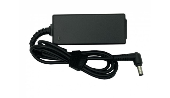 Блок живлення для ноутбука Toshiba 30 Вт 19 В 1.58 А 5.5x2.5mm YDS30 OEM