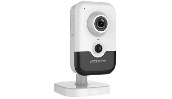 2МП IP Hikvision с PIR датчиком DS-2CD2421G0-I (2.8мм)