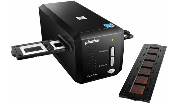 Сканер Plustek OpticFilm 8200i SE (7200dpi, 48 bit, LED, швидк. 36 сек, плівк.слайд-сканер, чорний)
