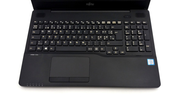 Ноутбук Fujitsu LifeBook A556 Intel Core I5-6200U 8 GB RAM 256 GB SSD [15.6"] - ноутбук Б/В