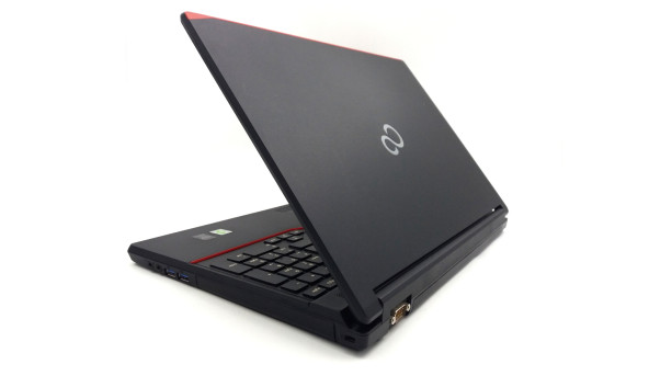 Ноутбук Fujitsu LifeBook E554 Intel Core I5-4210M 8 GB RAM 500 GB HDD [15.6"] - ноутбук Б/У
