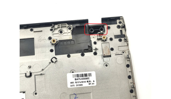 Средняя часть корпуса SAMSUNG 300E NP300E5A NP300E5C BA75-03590C Б/У - 601978