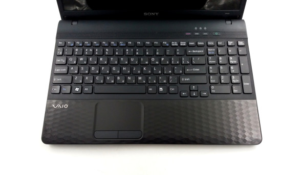 Ноутбук Sony VAIO PCG-71811M Intel Core I5-2330M 8 RAM 1000 HDD NVIDIA GeForce 410M [15.6"] - Б/У